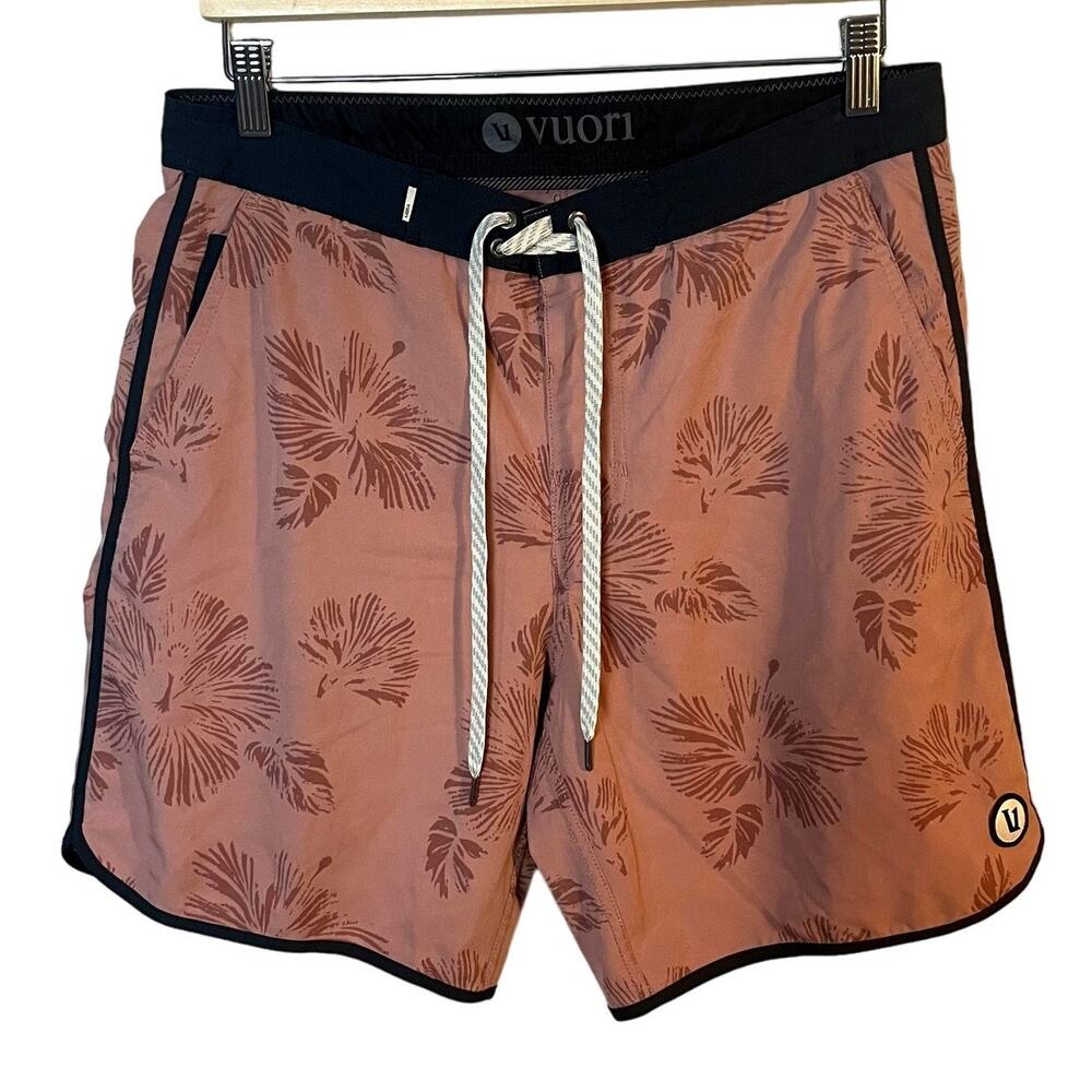 Vuori Cruise Men's Board Shorts Swim Trunks Men's Size 30 EUC Coral Summer